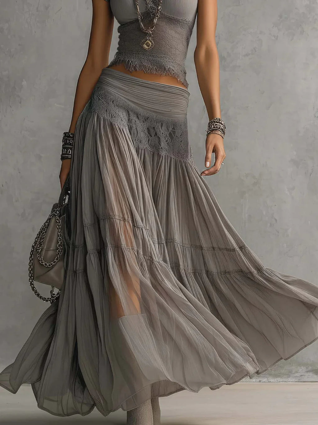 Adriana Conjunto de Top Gris de Encaje Transparente y Falda Maxi Plisada