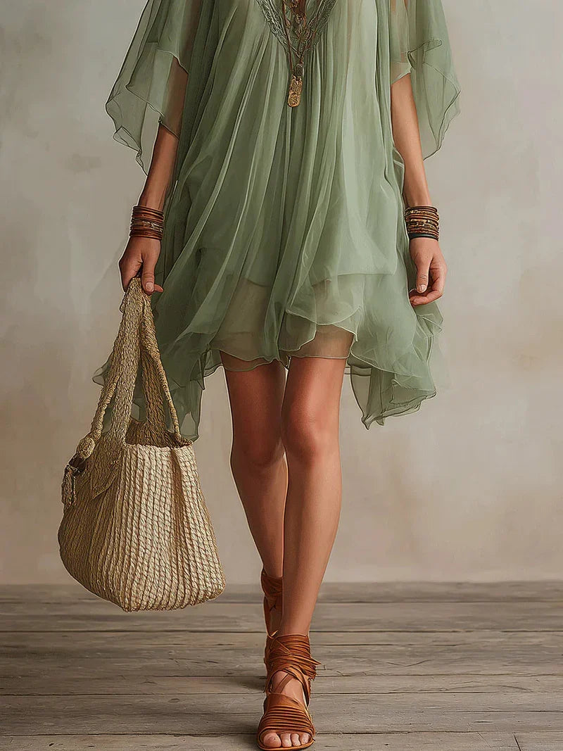 Aria Vestido Mini Fluido de Chiffon Verde con Escote en V