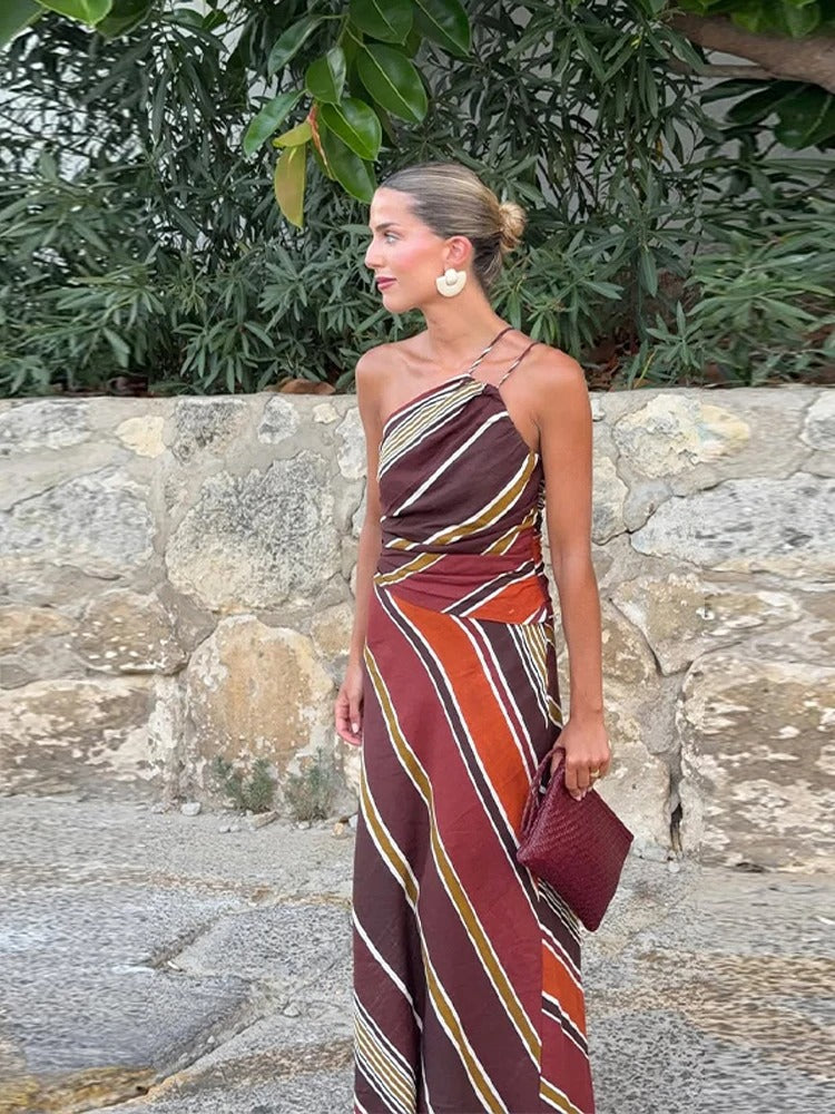 Adriana Vestido Maxi Asimétrico con Estampado de Rayas