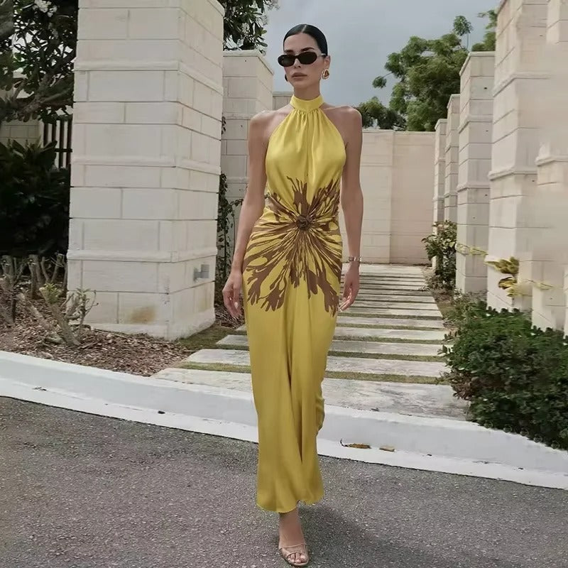 Solène Vestido Maxi Halter Estampado con Acabado Satinado
